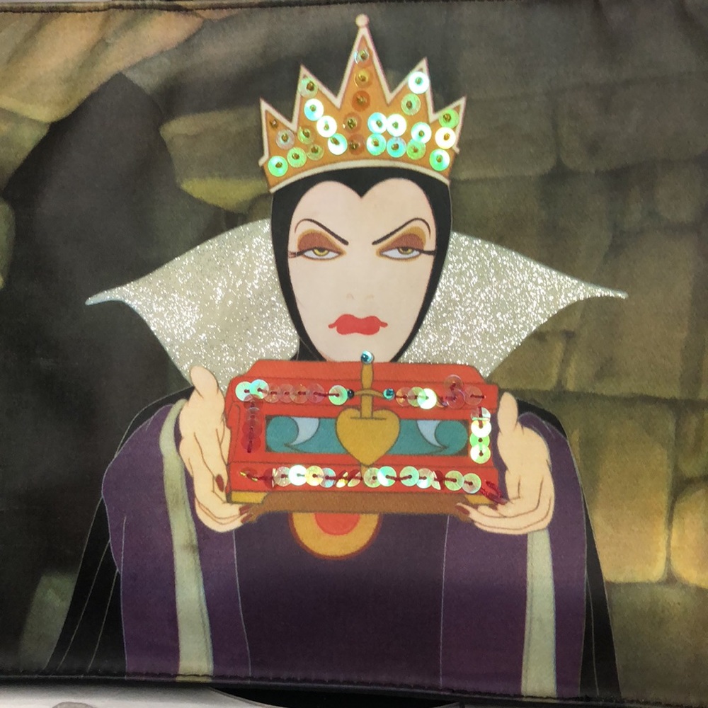 DISNEY Snow Whites Evil Queen black tote handbag. - Picture 2 of 10